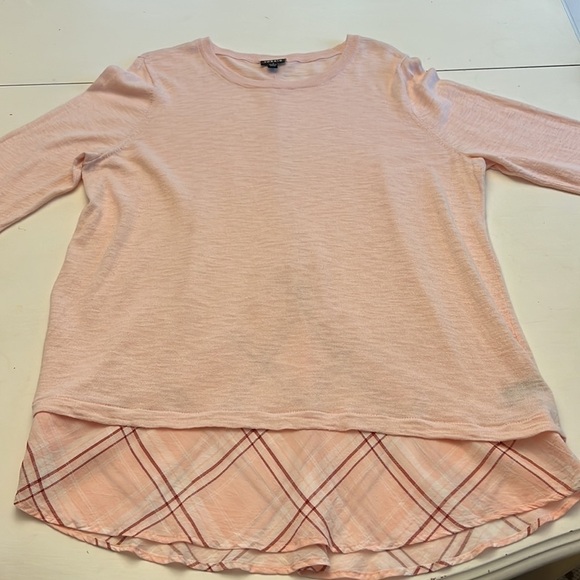 Torrid Faux Button Back Layered Look Tunic Vanity Size 1 - Picture 1 of 10